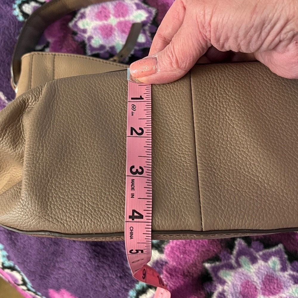 orYANY Tan Shoulder Bag with Stitch Detail NWT - Picture 13 of 13